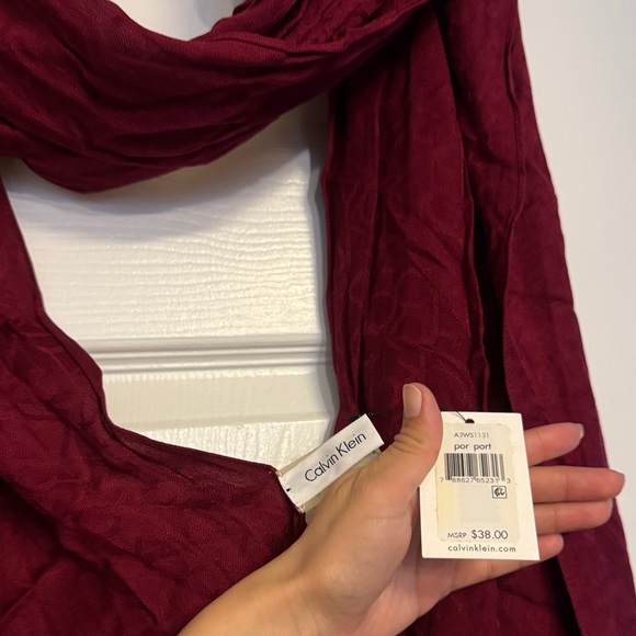 Calvin Klein Deep Red Scarf - Picture 2 of 2